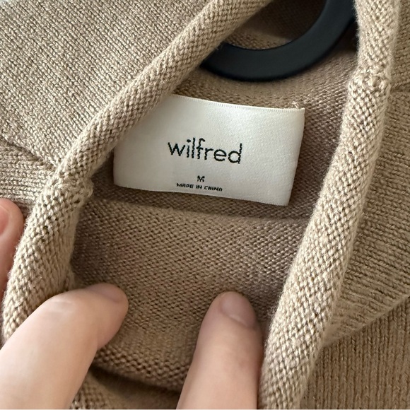 Wilfred Aritzia Cyprie 100% Merino Wool Turtleneck Cropped Sweater Size Medium - Picture 3 of 9